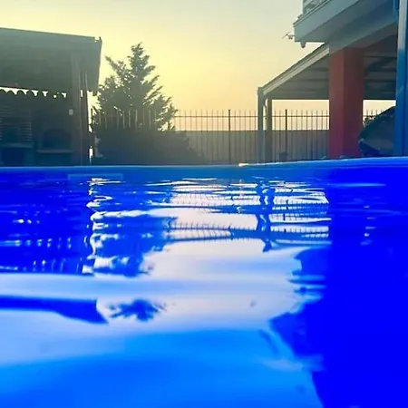 Con Piscina Riscaldata *